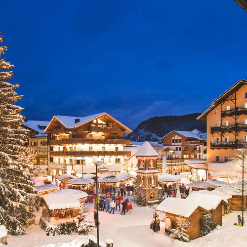 Blick auf den Seefelder Weihnachtsmarkt